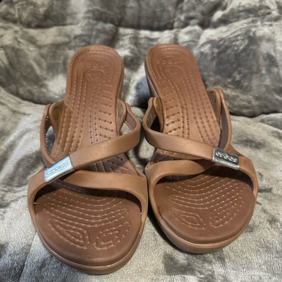 CROCS Brown Women's Heeled Sandals - Picture 4 of 6